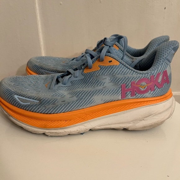 Hoka One One Shoes - Hoka Clifton 9 women’s running shoes. Size 10.